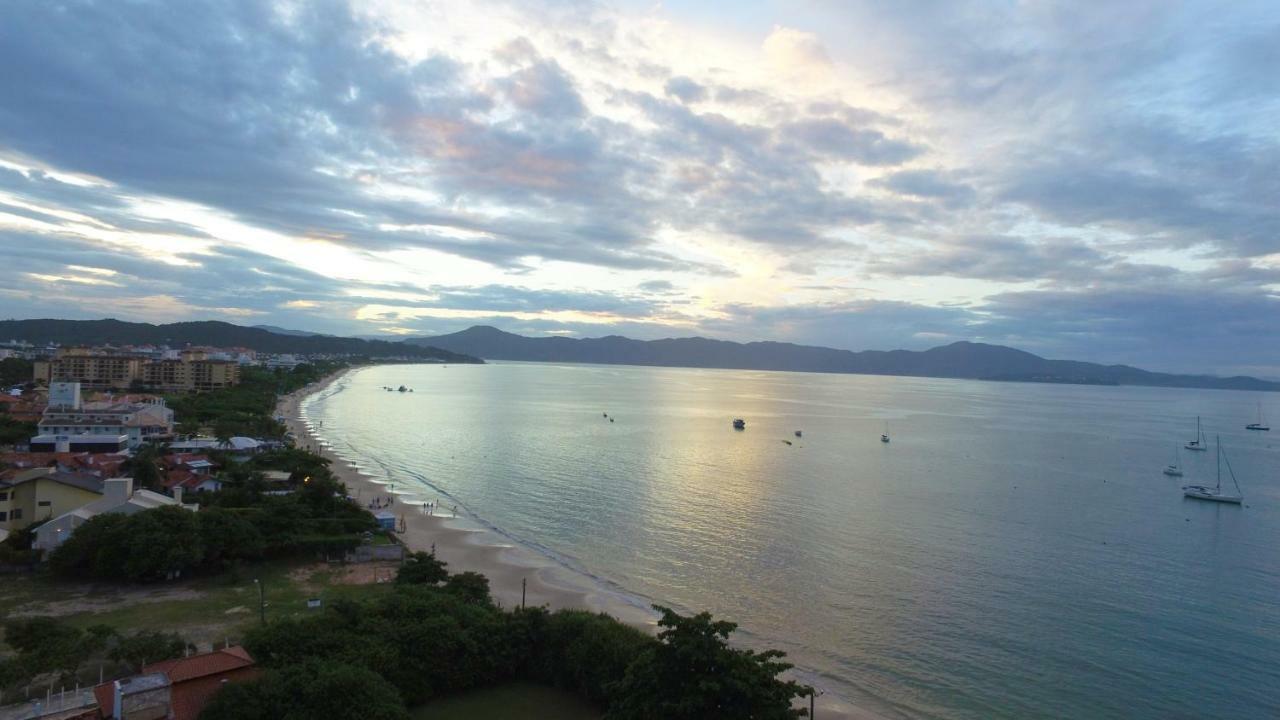 Mergulho No Mar De Jurere Com Vista Frontal Florianópolis Eksteriør billede